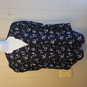 Excellent Used Condition Womens size 00 Torrid blouse